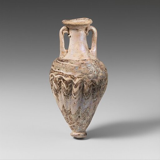 Glass amphoriskos (perfume bottle)