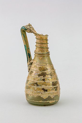 Glass jug