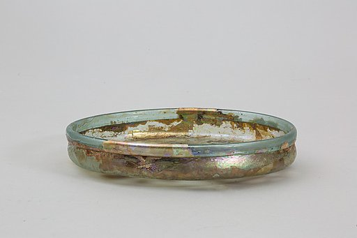 Glass dish