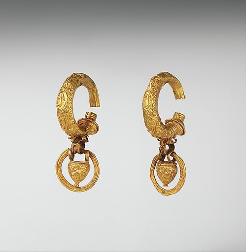 Gold earrings with pendant vase and ring