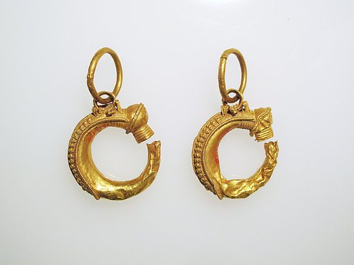 Earrings, trumpet-shaped