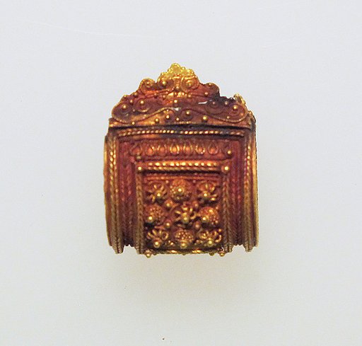 Earring, baule type