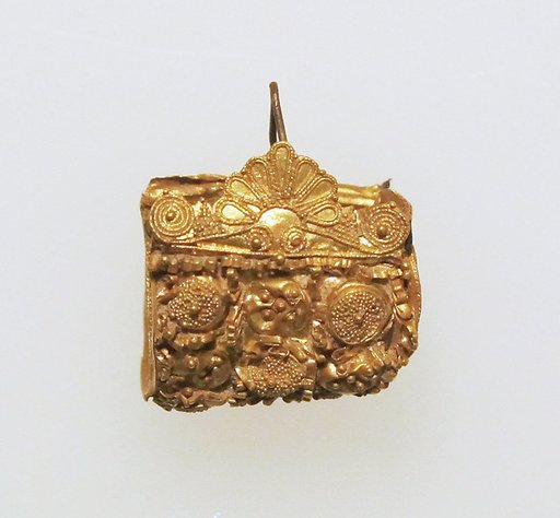 Earring, baule type