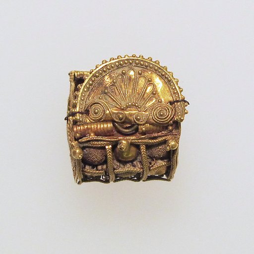 Earring, baule type