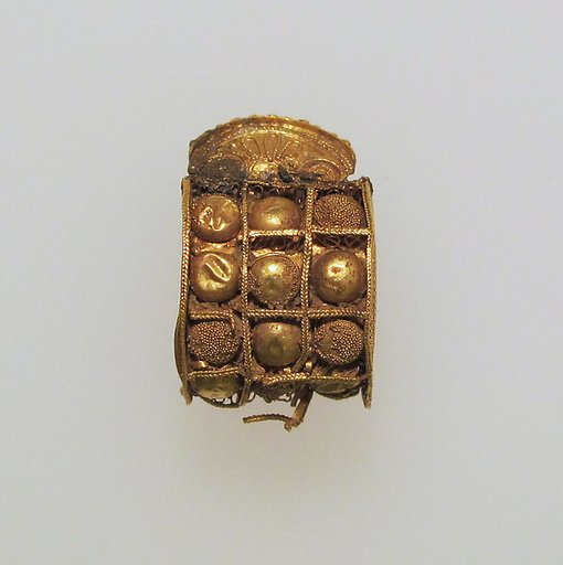 Earring, baule type