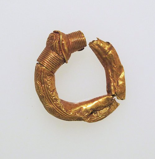 Earring, trumpet-shaped
