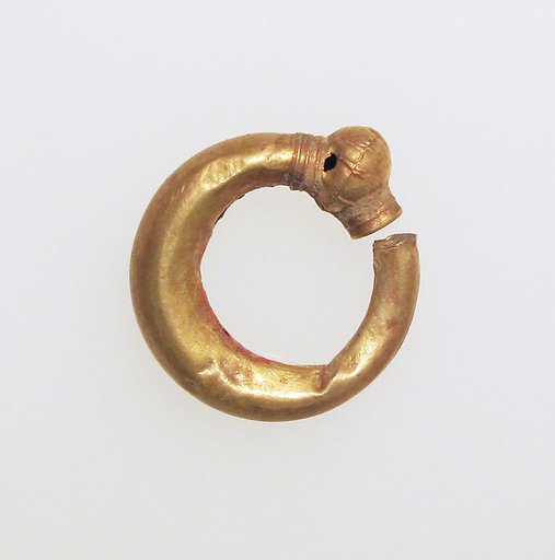 Earring, trumpet-shaped