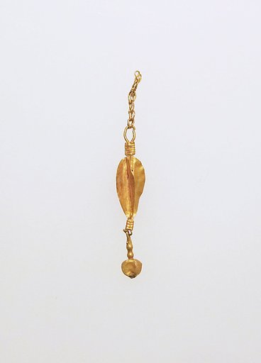 Pendant in the form of a spearhead