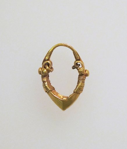 Earring, boat-shaped