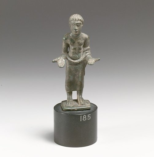 Statuette of a man