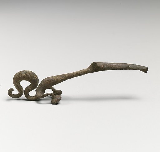 Dragon-type fibula