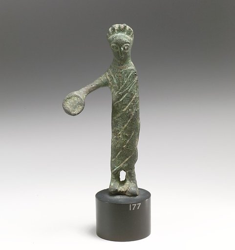 Statuette of a woman or goddess with phiale