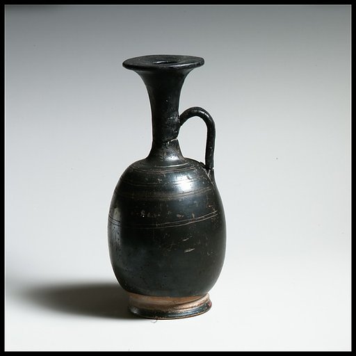 Squat lekythos