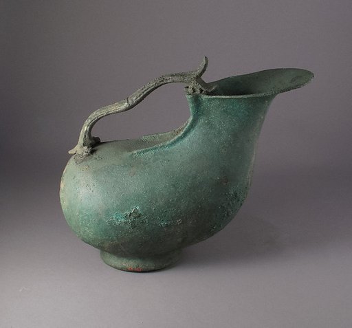 Askos with handle