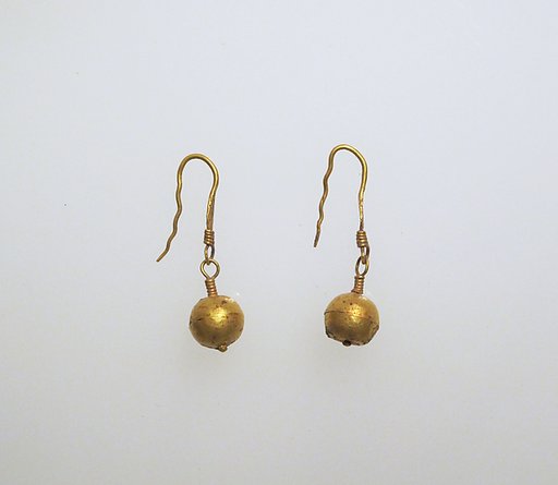 Earring with pendants