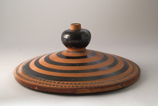 Lid of a neck-amphora