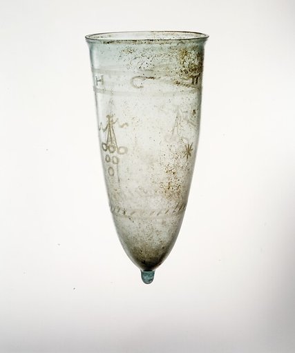 Glass beaker with cut decoration