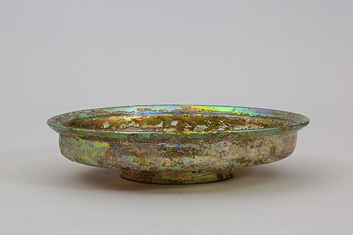 Glass dish