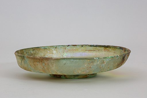 Glass dish