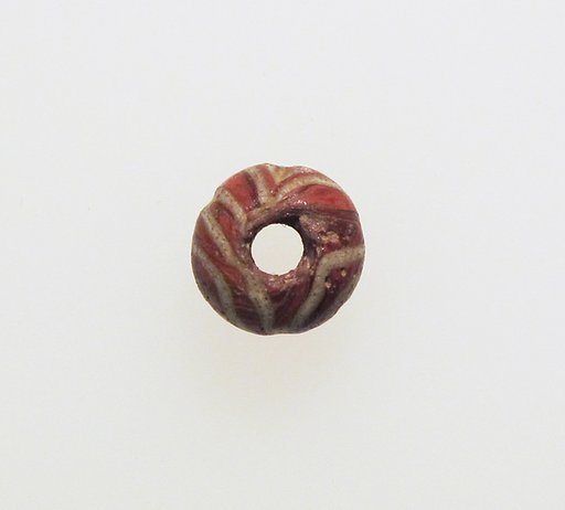 Glass bead