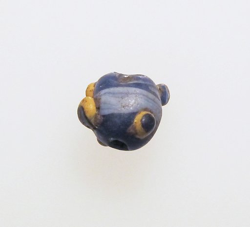 Glass bead