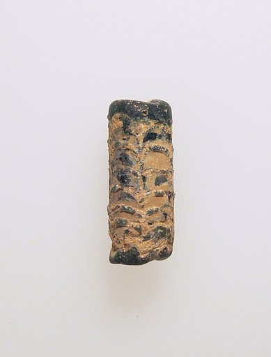 Glass bead