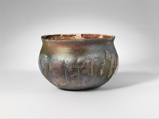 Glass ribbed bowl