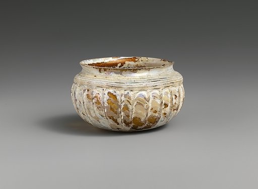 Glass ribbed bowl