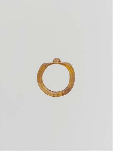 Glass finger ring