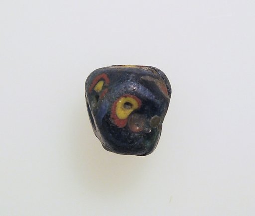 Glass bead