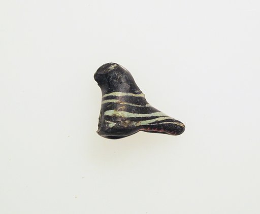 Glass pendant in the form of a bird