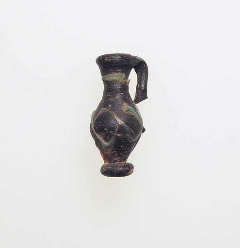 Glass pendant in the form of a jug