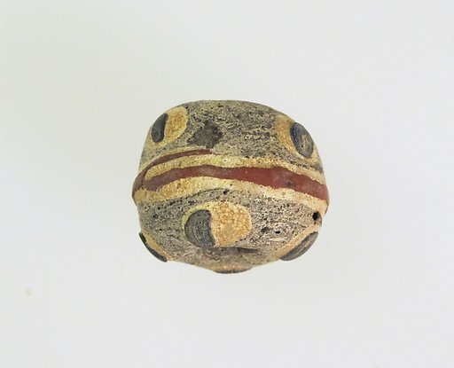 Glass bead