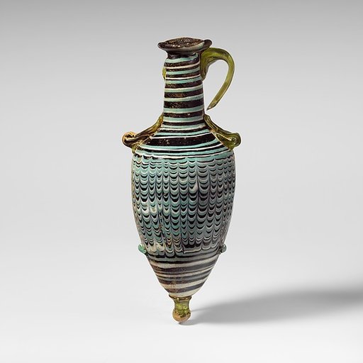 Glass amphoriskos (perfume bottle)