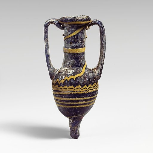 Glass amphoriskos (perfume bottle)