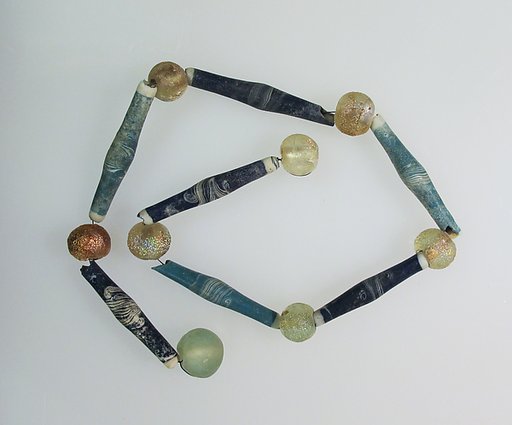 Necklace with 15 beads