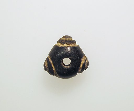 Glass eye bead