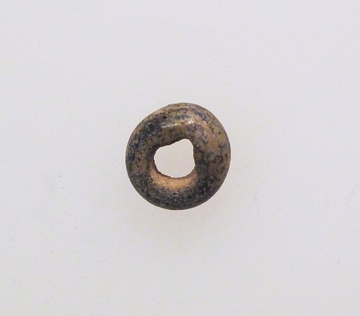 Glass bead