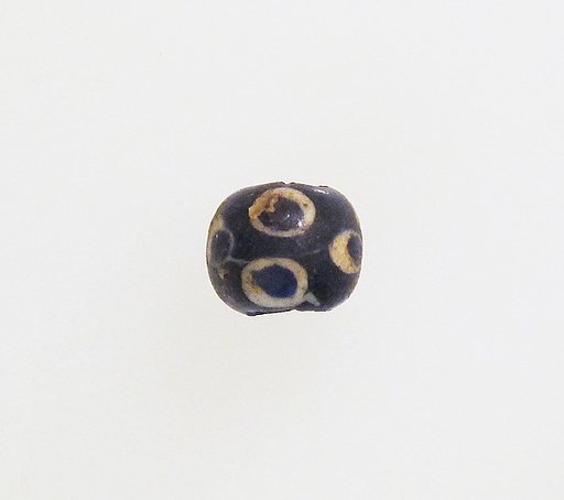 Glass eye bead