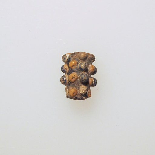 Glass bead with knobs