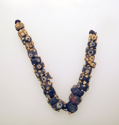 Glass eye beads
