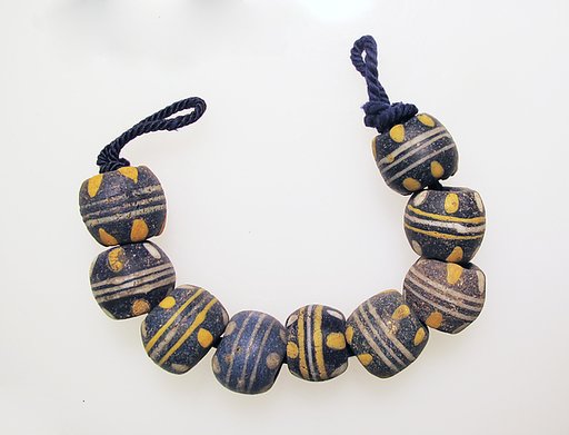 Glass eye beads