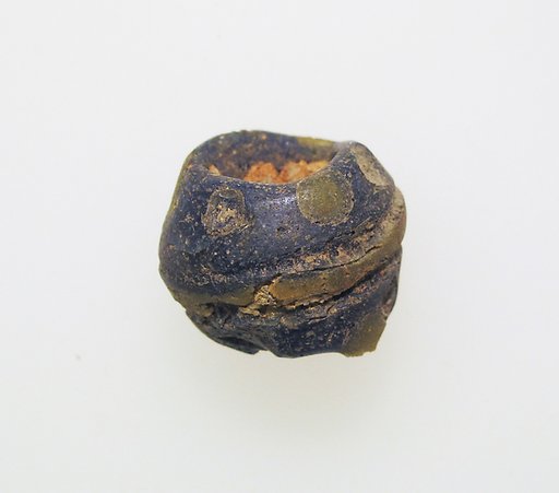 Glass bead