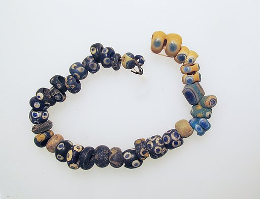 Glass eye beads