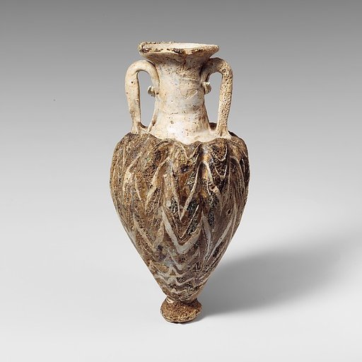 Glass amphoriskos (perfume bottle)