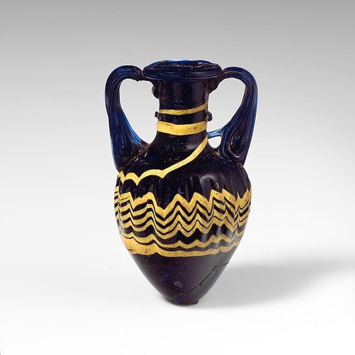 Glass amphoriskos (perfume bottle)