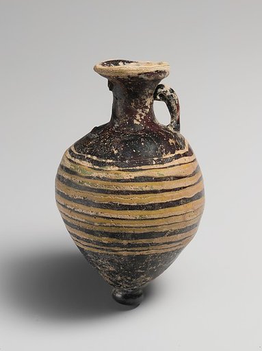 Glass amphoriskos (perfume bottle)