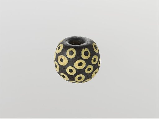 Glass eye bead