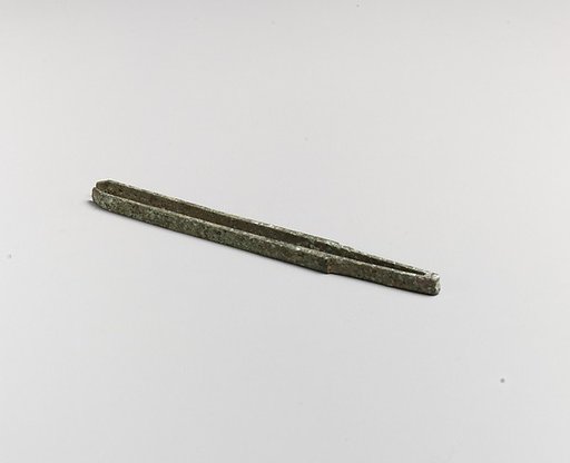 Tweezers