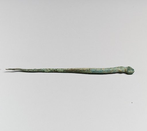 Pin with head of animal's foot